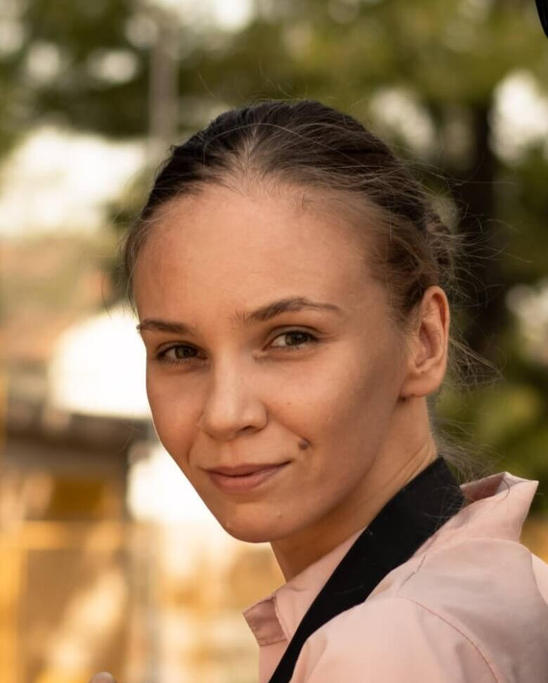 Gorana, CELTA-certified ESL teacher and linguist, helping students grow in English Personalized English lessons with CELTA-certified teacher Gorana